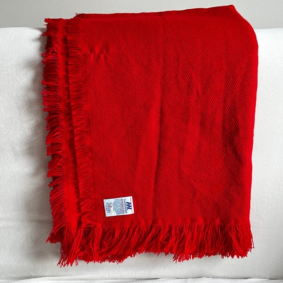 Vintage Red Acrylic Throw Blanket with Fringe by The Northwest Co 46"×62" nWOT - Picture 4 of 8